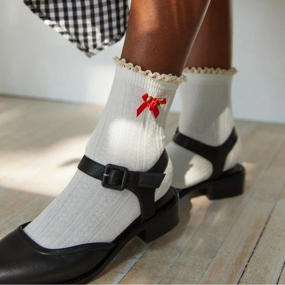 UO Urban Outfitters Rosette Pointelle Red Bow Socks - Picture 1 of 3